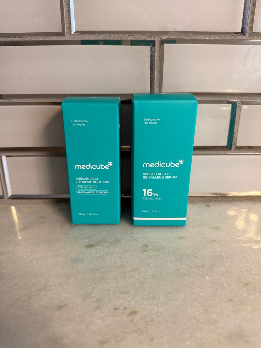 Medicube Azelaic Acid Exosome Shot 7500 and Calming 16% Azelaic Calming Serum - Picture 1 of 1
